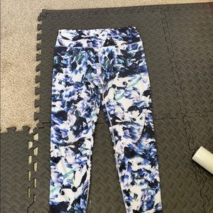 Fabletics high waisted printed 7/8 leggings
